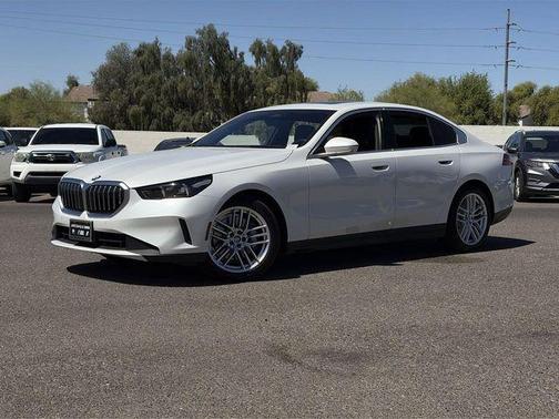 Mineral White Metallic 2025 BMW 530 i