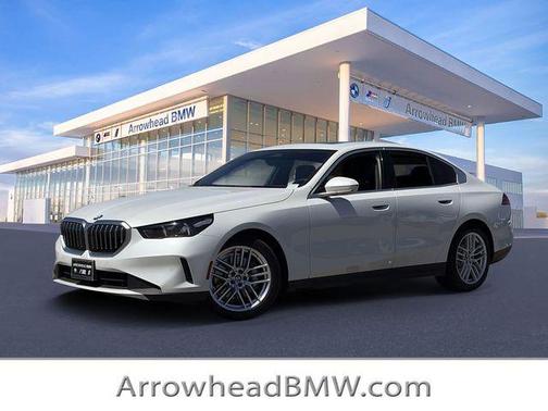 Mineral White Metallic 2025 BMW 530 i