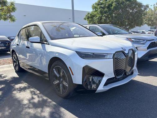 Mineral White Metallic 2023 BMW iX xDrive50
