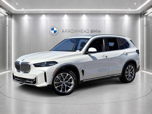 Mineral White Metallic 2024 BMW X5 sDrive40i