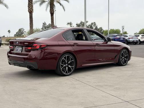 Aventurin Red Metallic 2023 BMW 530 i