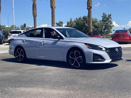 2023 Nissan Altima SR FWD