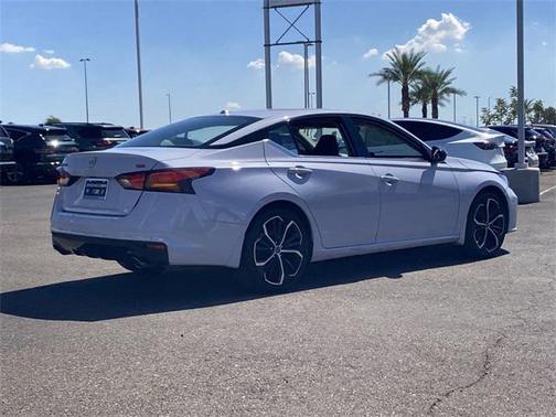 2023 Nissan Altima SR FWD