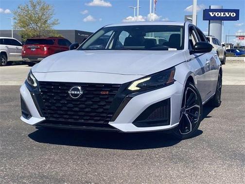 2023 Nissan Altima SR FWD