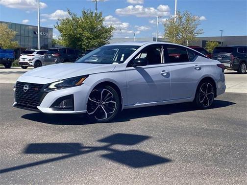2023 Nissan Altima SR FWD