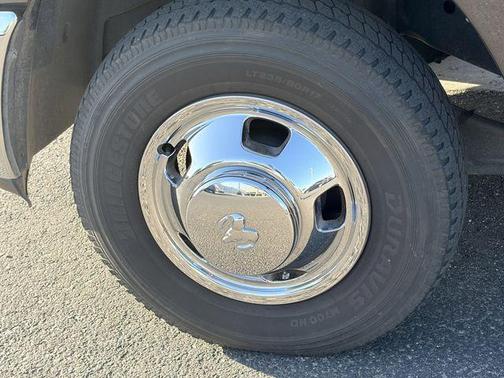 Granite Crystal Metallic Clearcoat 2018 RAM 3500 Tradesman Crew Cab 4x2 8' Box