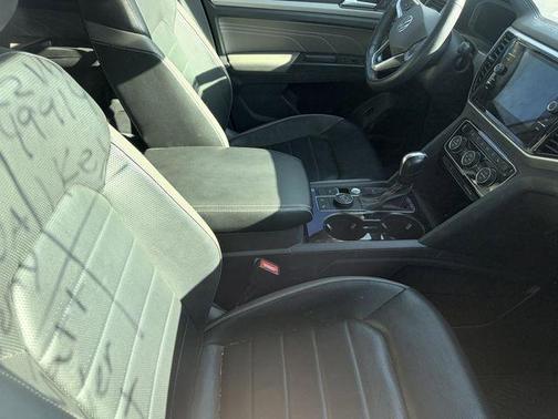 Oryx White Pearl 2022 Volkswagen Atlas 3.6L SEL Premium