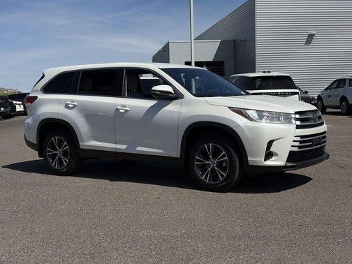 2019 Toyota Highlander LE