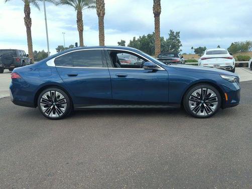 Phytonic Blue Metallic 2026 BMW 530 530i