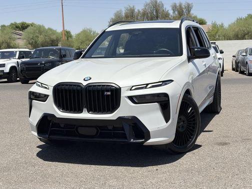 Mineral White Metallic 2024 BMW X7 M60i