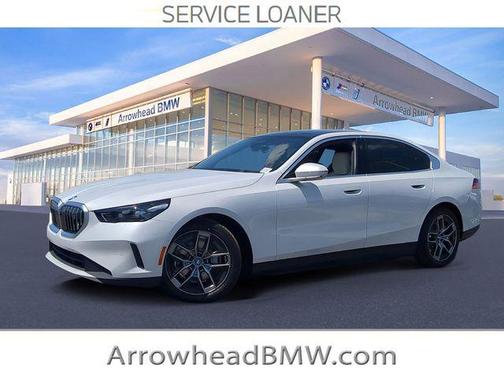 Mineral White Metallic 2025 BMW i5 eDrive40