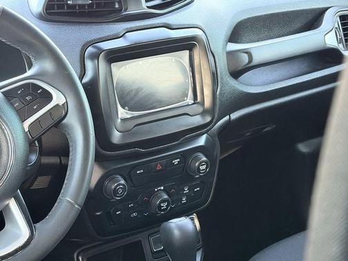 Bikini Metallic Clear Coat 2019 Jeep Renegade Latitude