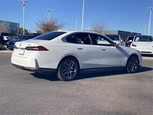 2025 BMW i5 eDrive40