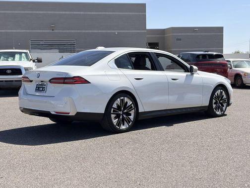 Mineral White Metallic 2025 BMW 530 530i