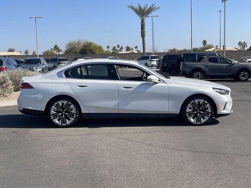 Mineral White Metallic 2025 BMW 530 530i