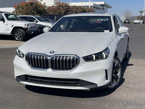 Mineral White Metallic 2025 BMW 530 530i