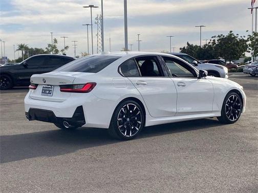 2026 BMW 330 i xDrive