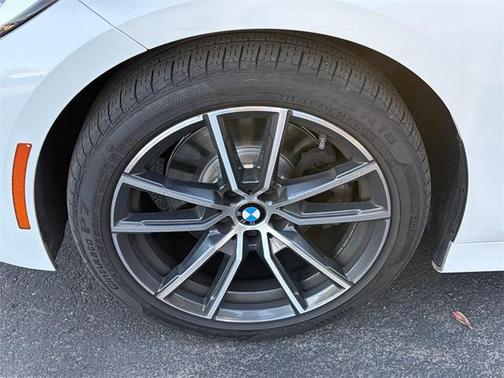 2021 BMW 330 330i Sedan