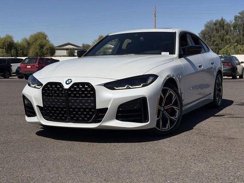 Mineral White Metallic 2022 BMW M440 i xDrive