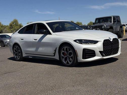 Mineral White Metallic 2022 BMW M440 i xDrive