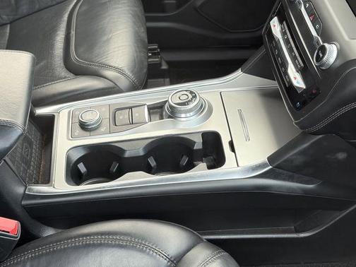 ICONIC SILVER METALLIC 2020 Ford Explorer Platinum