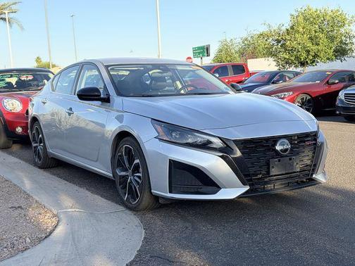 Brilliant Silver Metallic 2024 Nissan Altima SR FWD
