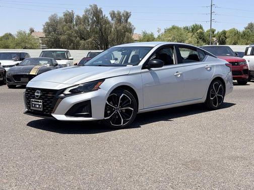 Brilliant Silver Metallic 2024 Nissan Altima SR FWD