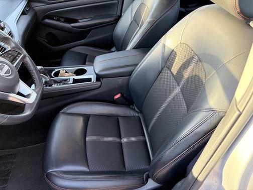 Brilliant Silver Metallic 2024 Nissan Altima SR FWD
