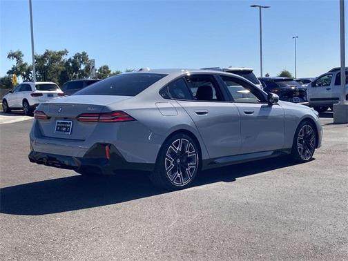 2025 BMW 530 530i