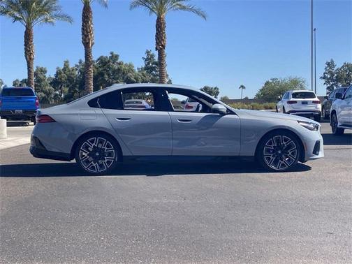 2025 BMW 530 530i
