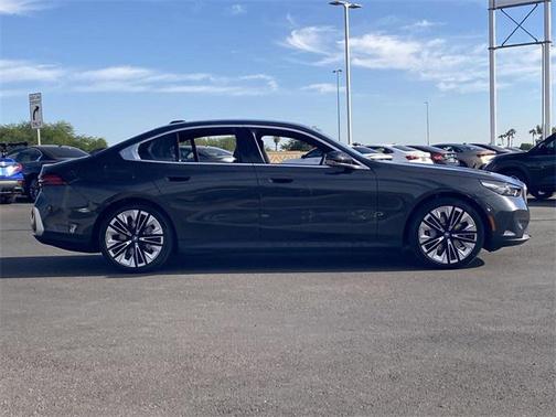 2025 BMW i5 xDrive40