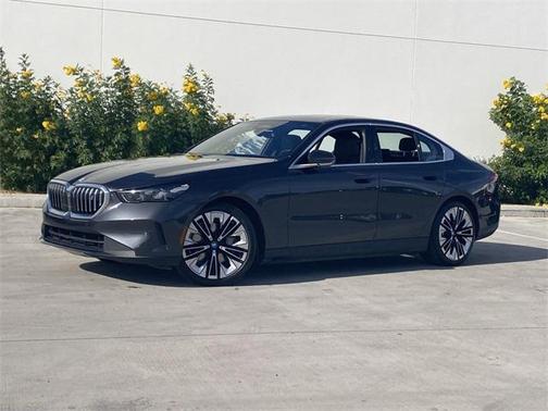 2025 BMW i5 xDrive40