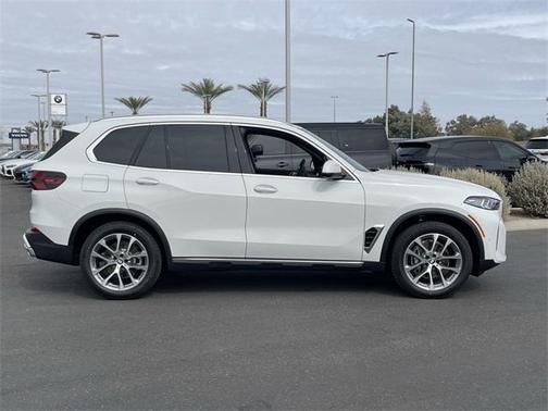 2025 BMW X5 xDrive40i