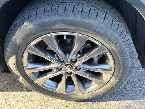 Galactic Aqua Mica 2018 Toyota RAV4 Limited