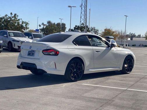 2026 BMW M240 i xDrive