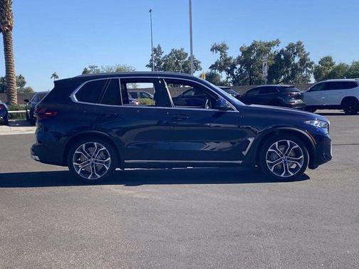 Tanzanite Blue II Metallic 2026 BMW X5 PHEV xDrive50e