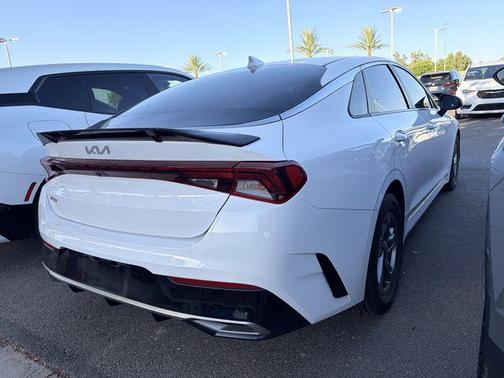 Glacial White Pearl 2022 Kia K5 LXS