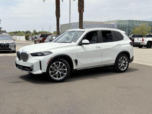 Alpine White 2024 BMW X5 xDrive40i