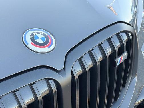 Dravit Grey Metallic 2023 BMW X7 M60i