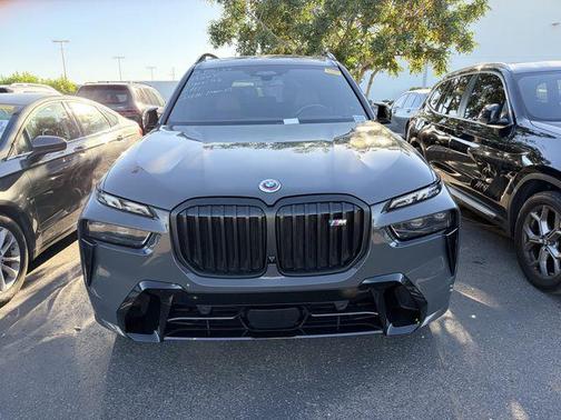 Dravit Grey Metallic 2023 BMW X7 M60i
