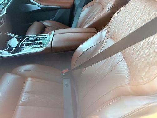 Dravit Grey Metallic 2023 BMW X7 M60i