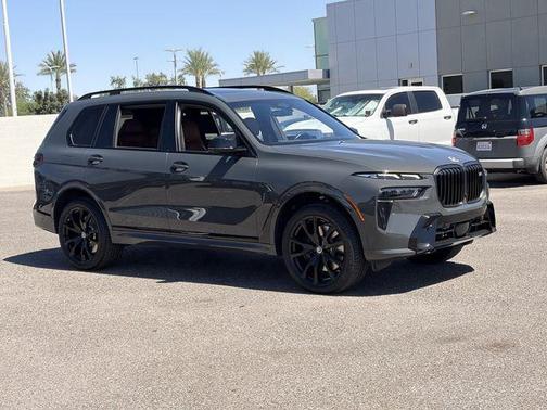 Dravit Grey Metallic 2023 BMW X7 M60i