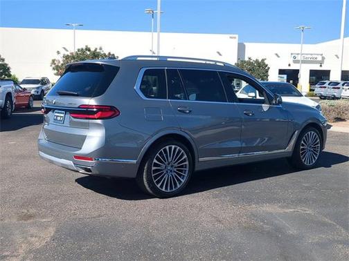 2025 BMW X7 xDrive40i