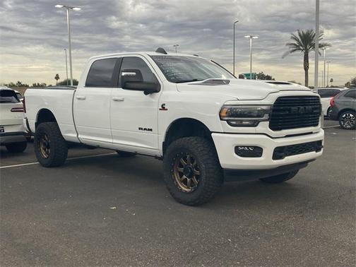2023 RAM 2500 Laramie Crew Cab 4x4 6'4' Box