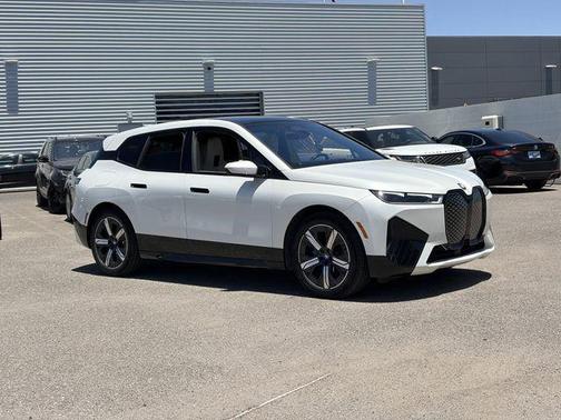 Mineral White Metallic 2023 BMW iX xDrive50