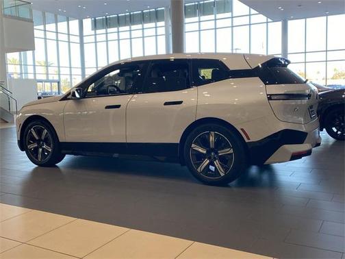 Mineral White Metallic 2023 BMW iX xDrive50