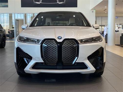 Mineral White Metallic 2023 BMW iX xDrive50