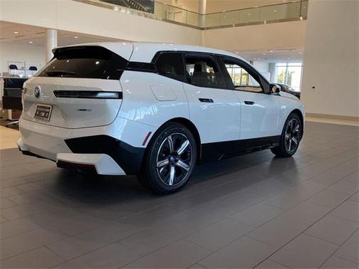 Mineral White Metallic 2023 BMW iX xDrive50