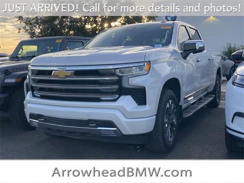 Iridescent Pearl Tricoat 2022 Chevrolet Silverado 1500 High Country Truck