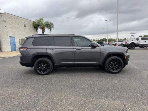 2024 Jeep Grand Cherokee LAREDO
